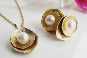 A Quick Guide for the First Time Buyer of Pearl Jewelry